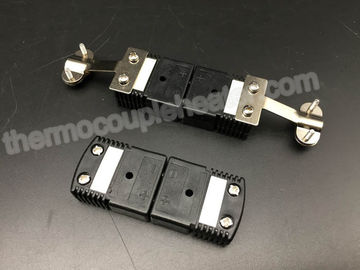 J scrive le componenti a macchina standard della termocoppia dei connettori di termocoppia con il supporto del nastro metallico